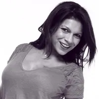 Paula E