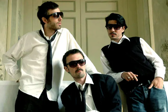 Le Grandiloquent Moustache Poésie Club