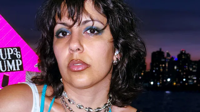La Scarlette - Moistbreezy, Shoshana, Lux & More