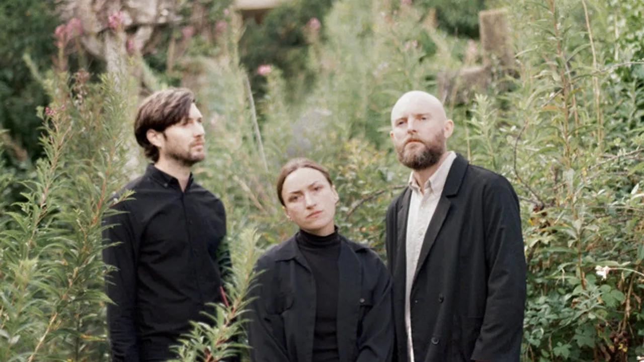  Esben & The Witch + Guest