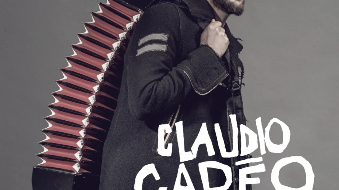 Claudio Capéo en concert à La Cigale