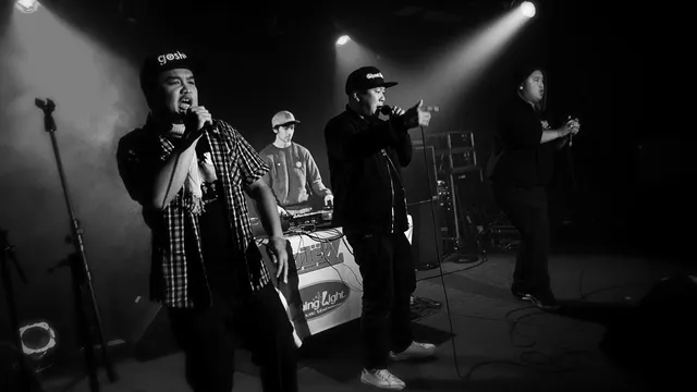 SMILËYZ - Le premier groupe Hip-hop asiatique "Made in France"