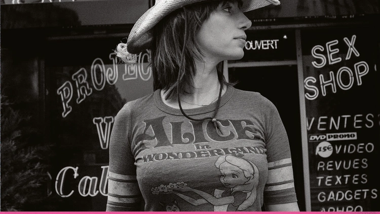 Anaïs - The Cheap Girl is Back !