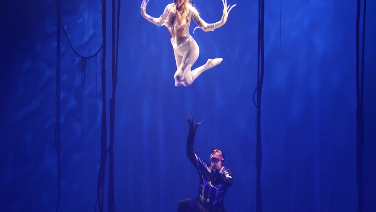 Mugler Follies : une expérience unique dans un théâtre pour la Saint-Valentin !