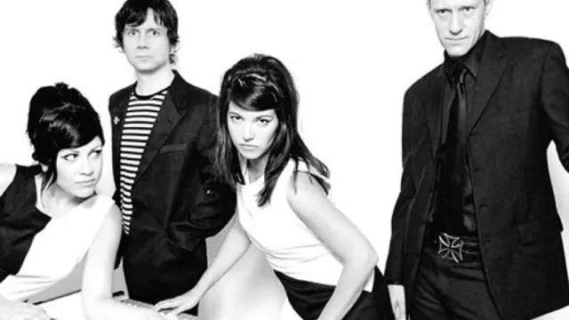 The Love Me Nots + klink clock en concert
