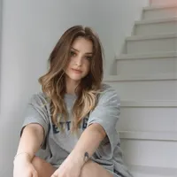 NÜ