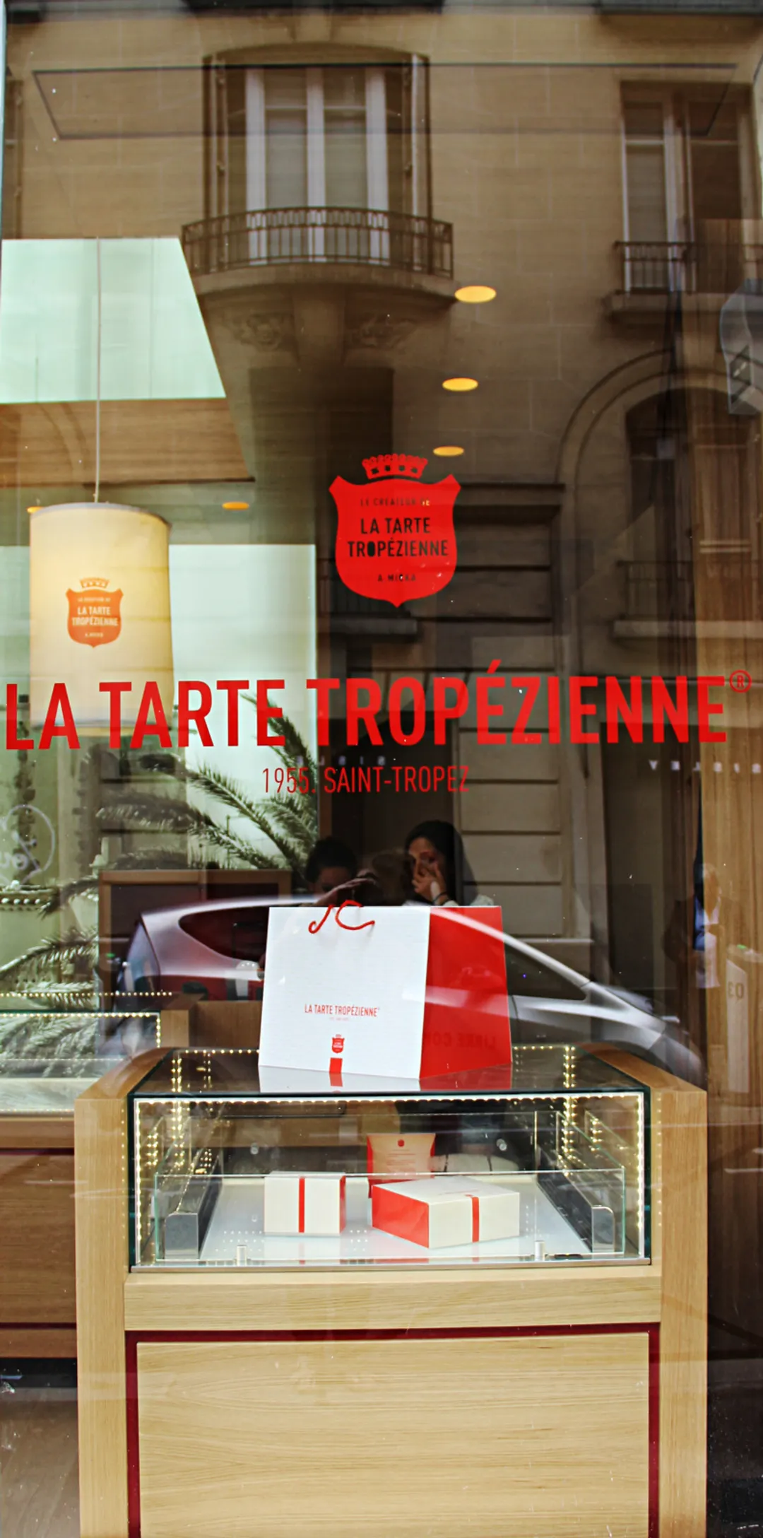 La Tarte Tropézienne Restaurant Shop Paris