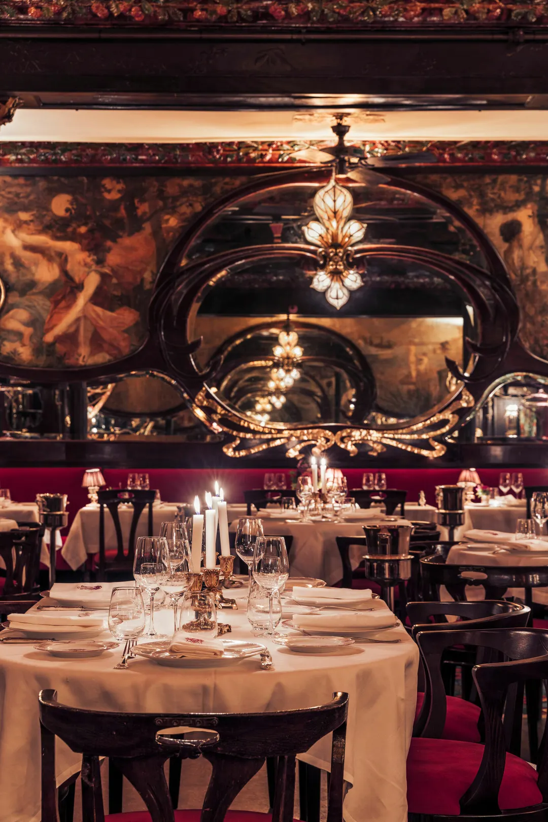 Maxim's Restaurant Bar Paris