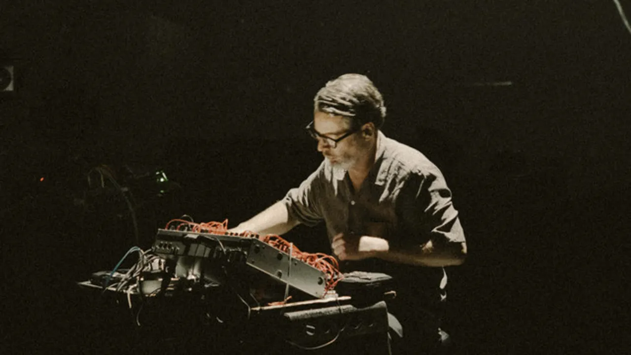 Jan Jelinek + Roméo Poirier