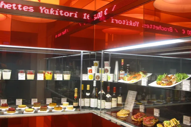 Carré Rouge, le resto futuriste par SFR