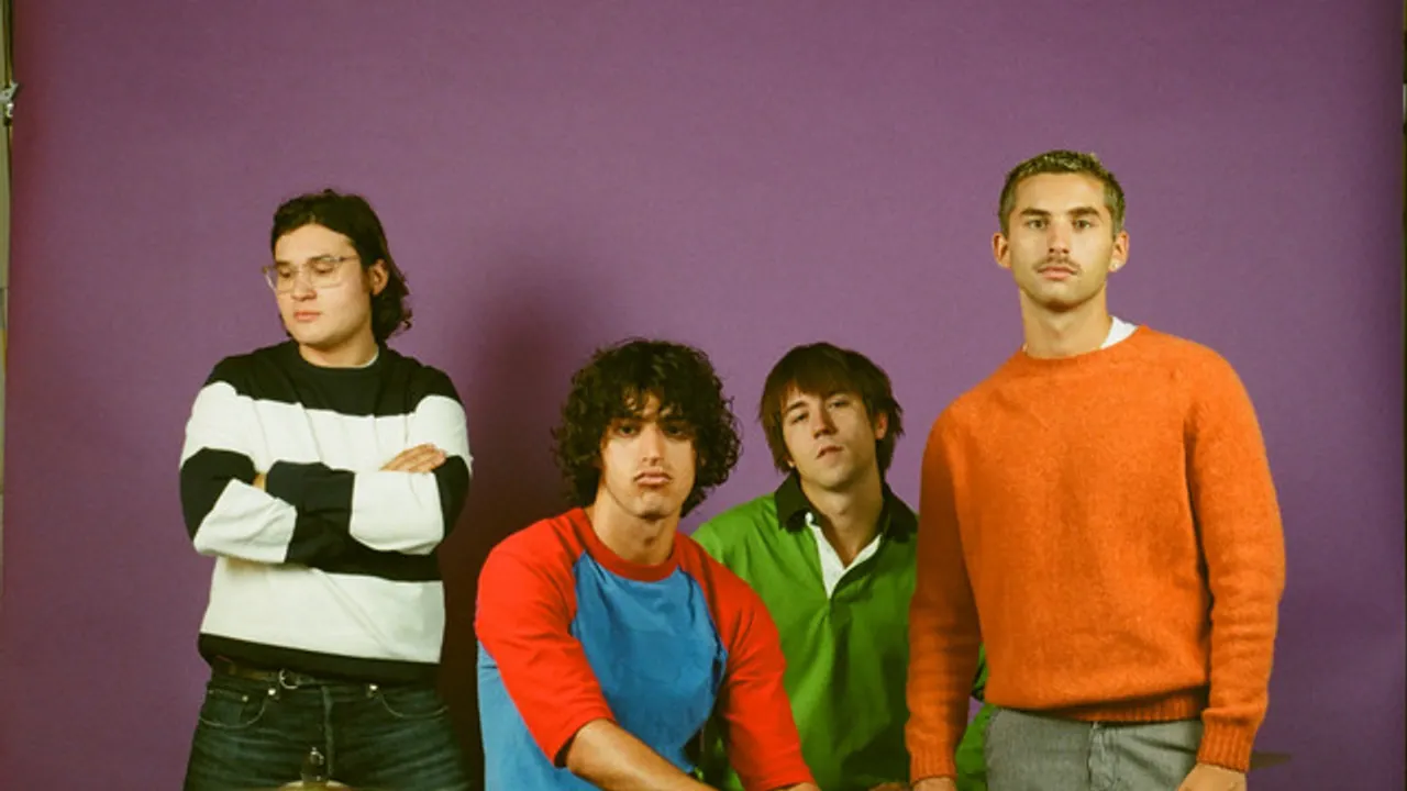 Laundry Day presents: « The Larger Than Life Tour »