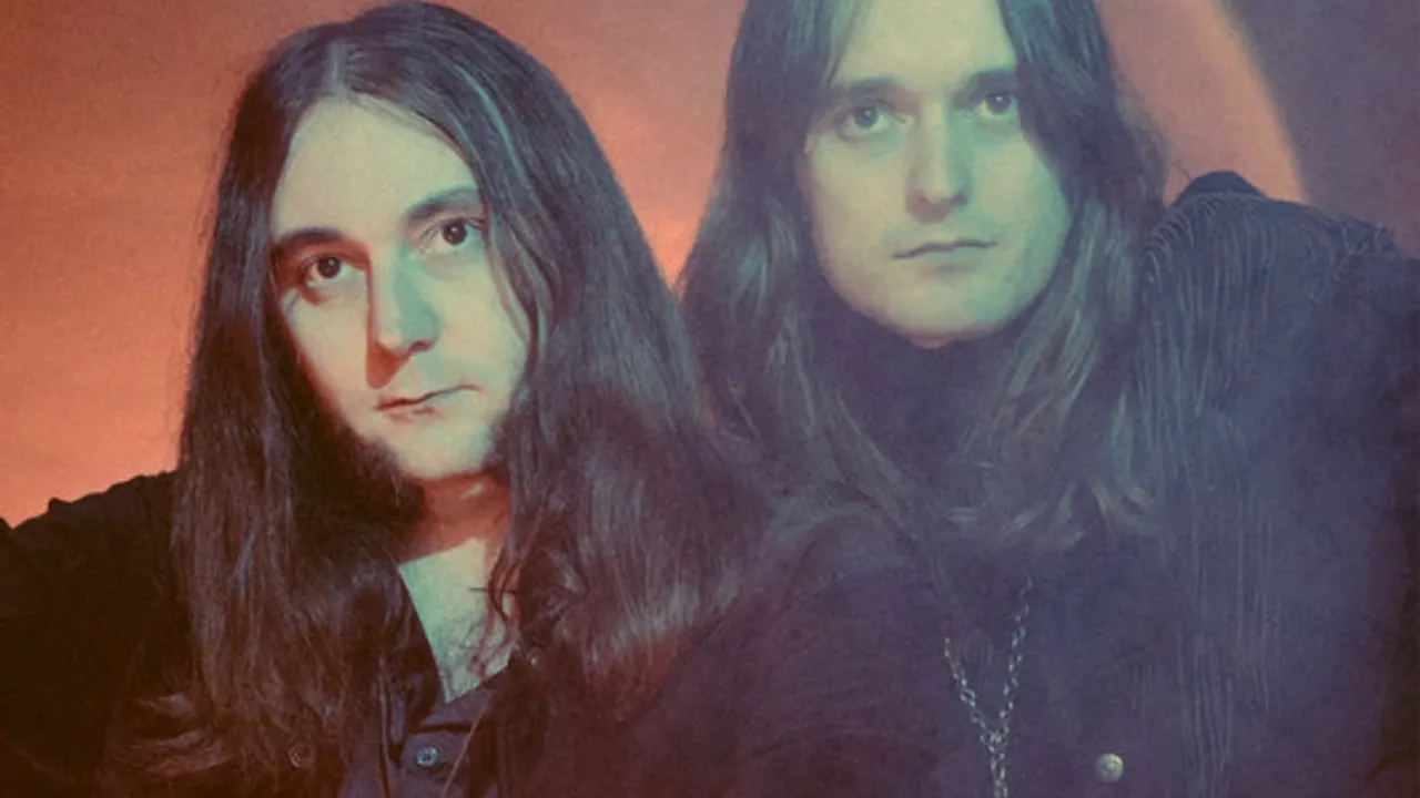 Moundrag + Guest