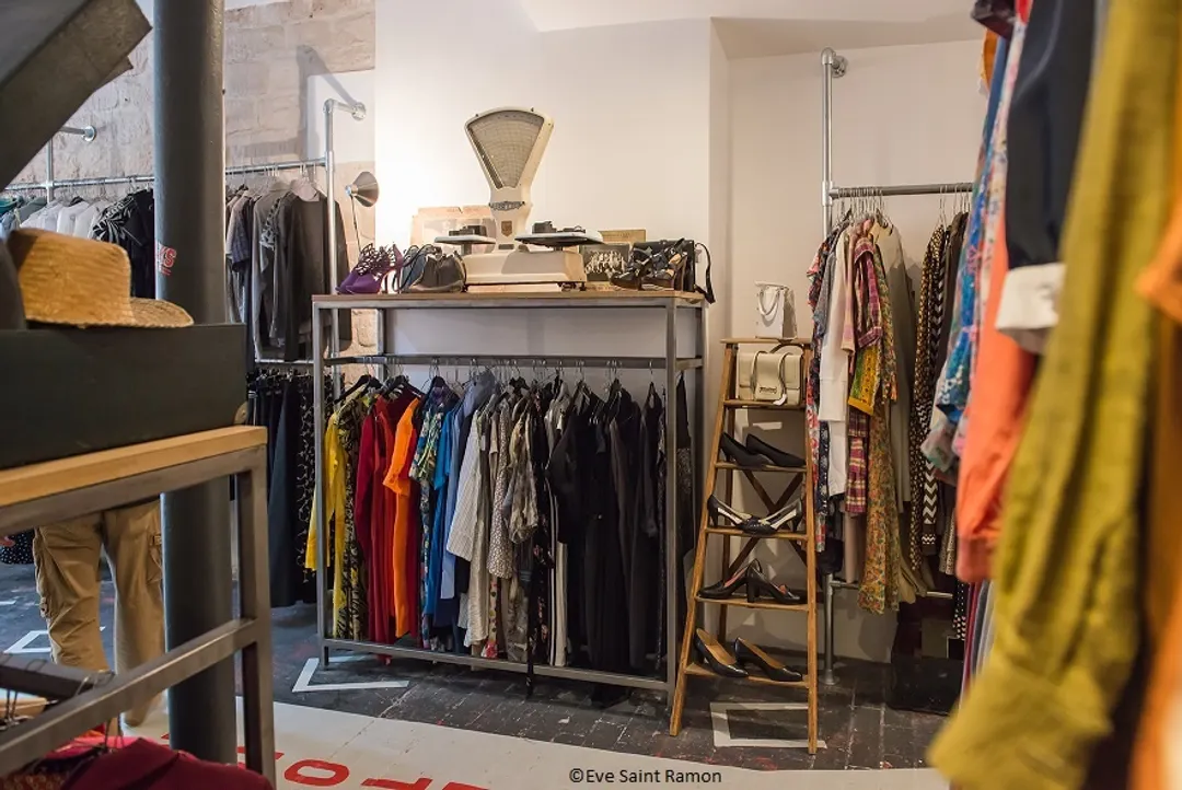 Emmaüs Quincampoix Shop Paris