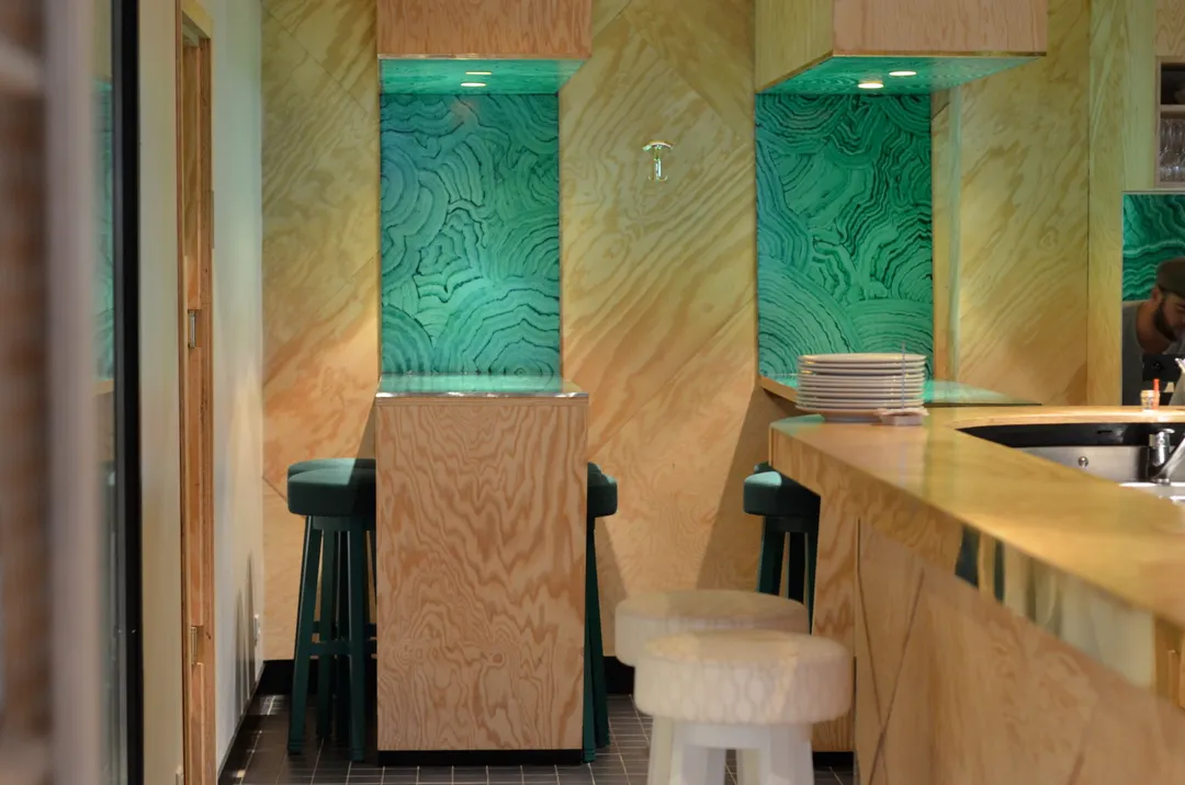 Le Wood Bar Restaurant Paris