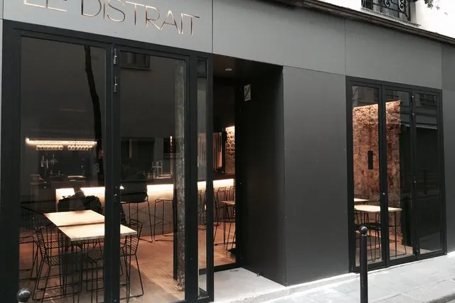 Le Distrait : un bar entre potes rue de la Lune