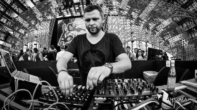 SUNDAY SPORTING CLUB : MARTIN BUTTRICH + LES TONTONS DIGGERS