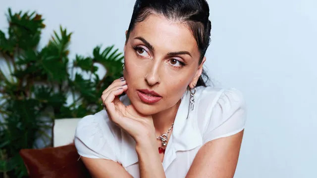 Sacré présente : Anna Lunoe