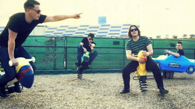 ARCTIC MONKEYS
