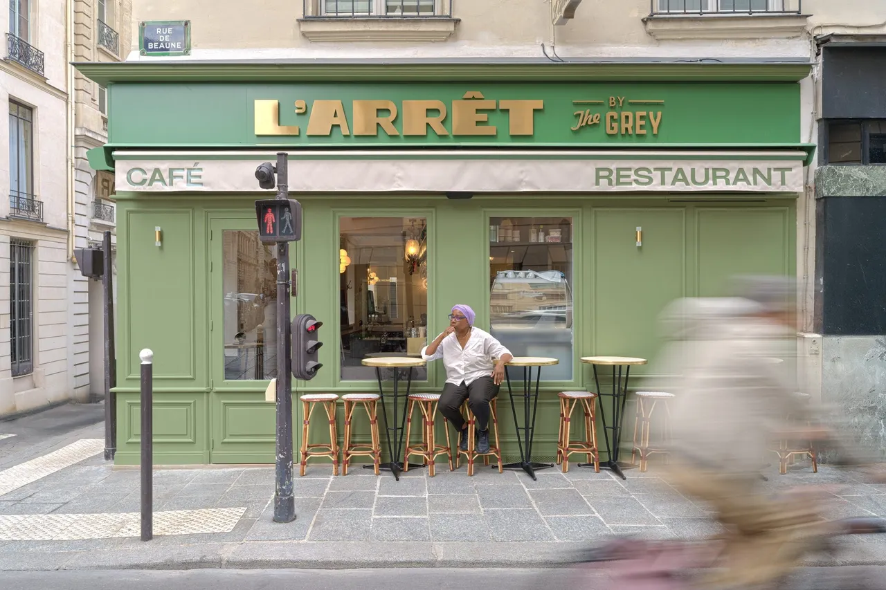 L'Arret by The Grey
