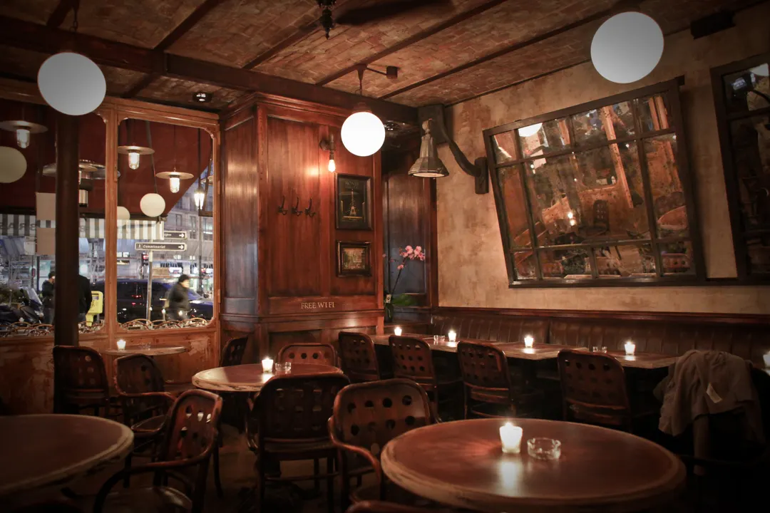 Le Petit Poucet Restaurant Bar Paris