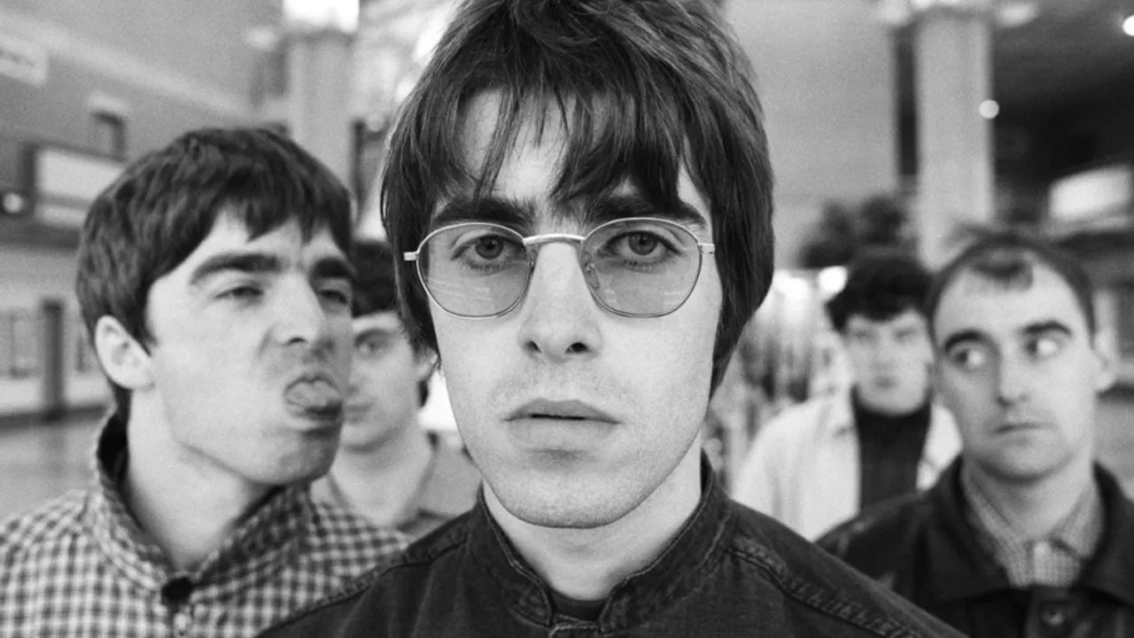 Sunday Tribute Fait Sa Rentrée // OASIS