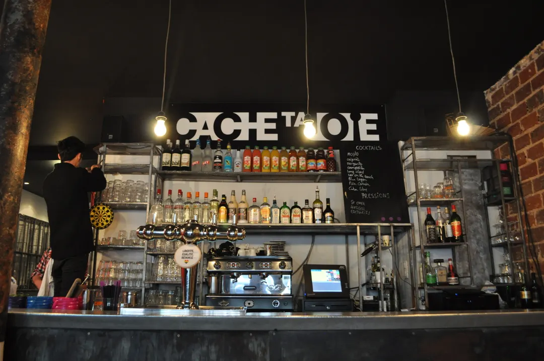 Cache ta Joie Restaurant Bar Paris