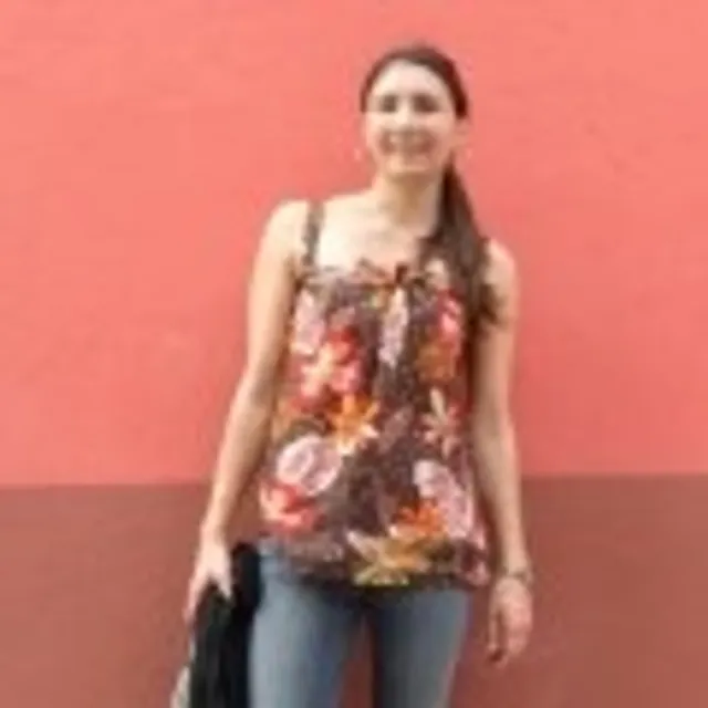 Christelle R