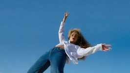 Ella Eyre