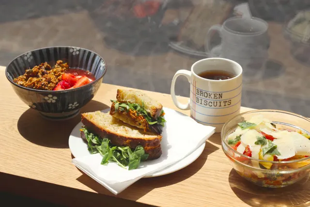 Broken Biscuits : la ravitailleuse des coffee shops ouvre enfin sa boutique !