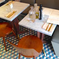 La Petite Table
