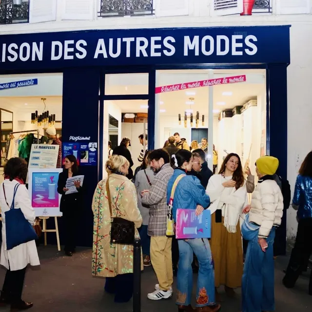 Une Autre Mode Est Possible