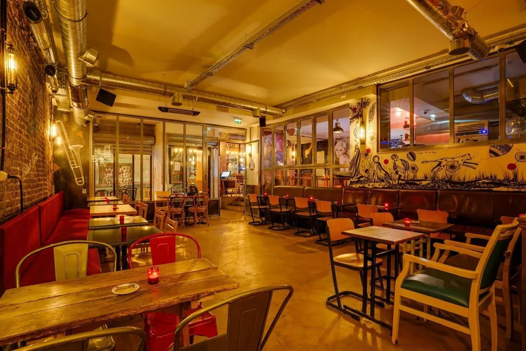 Le Saumur Bar Salle Paris