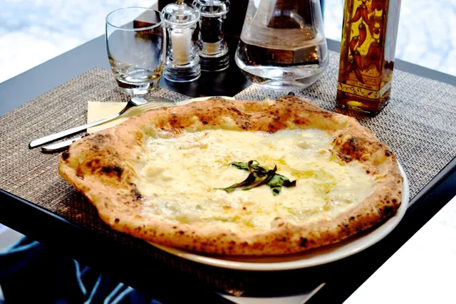 O'Scià, la pizza napolitaine que les Parisiens aiment