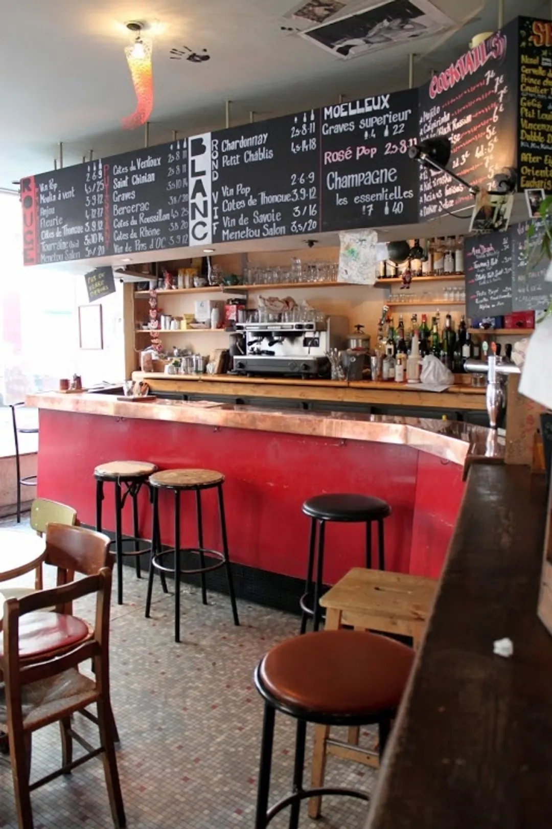 Les Caves Populaires Bar Restaurant Paris
