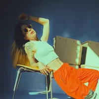 Taylr Renee
