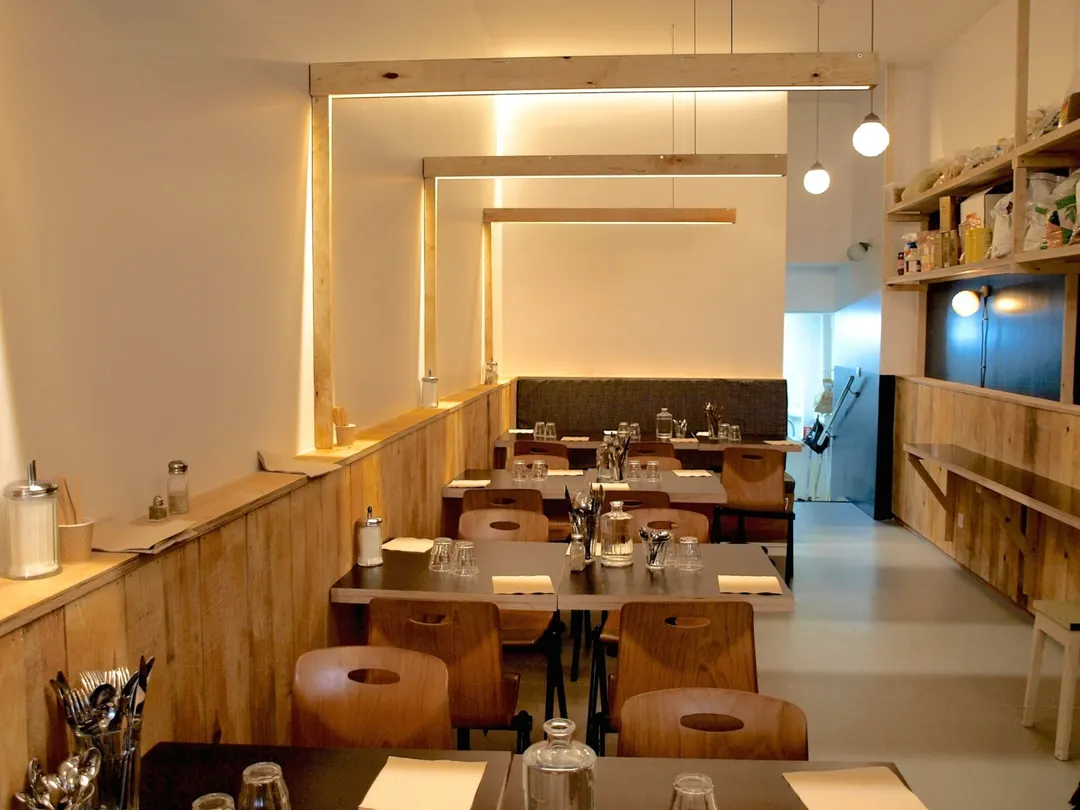FAB - French American Bakery Restaurant Shop Paris