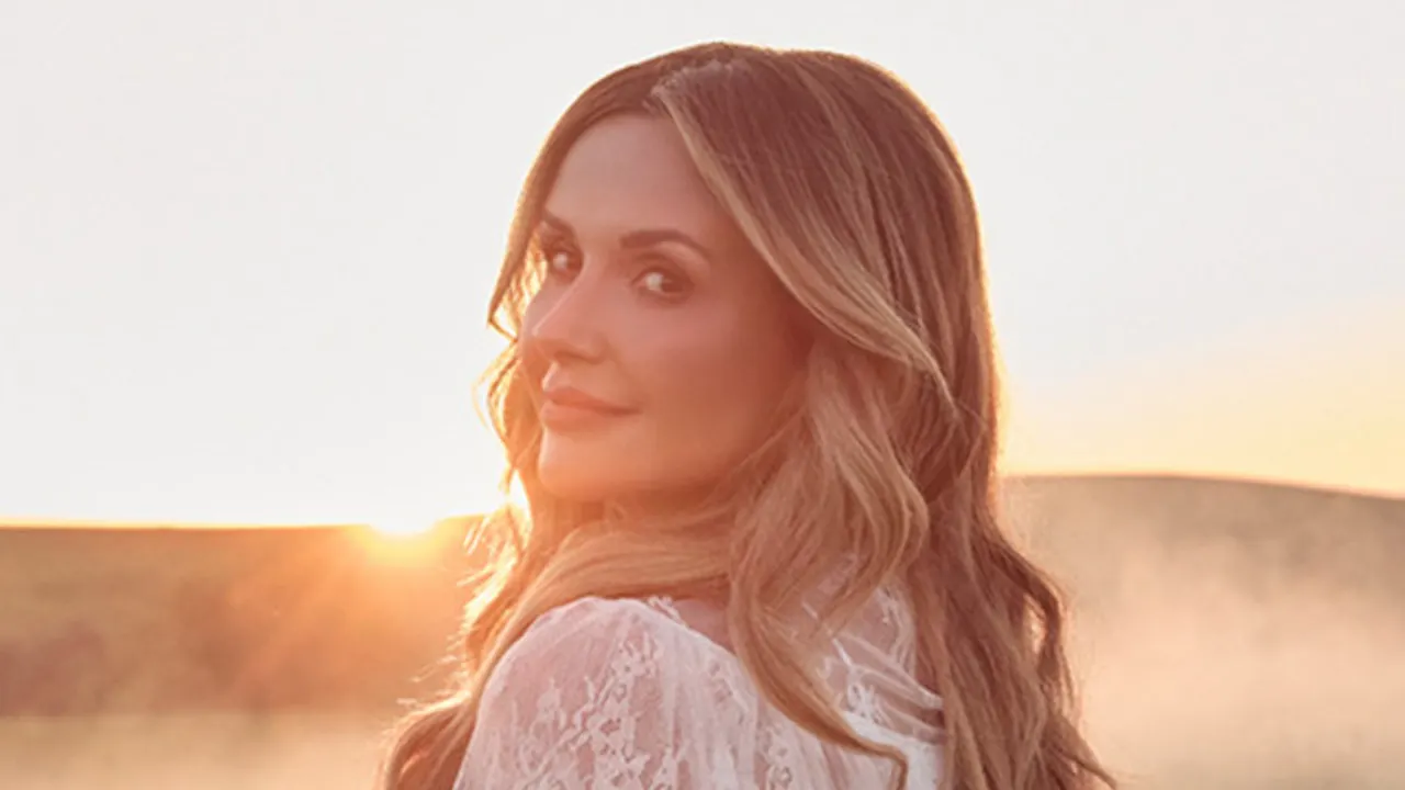 Carly Pearce - Honest Woman: Up Close