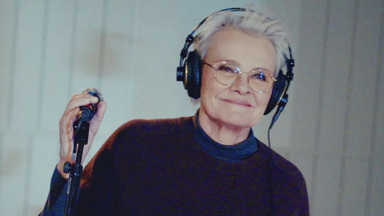 Eva Dahlgren - Revalution Club