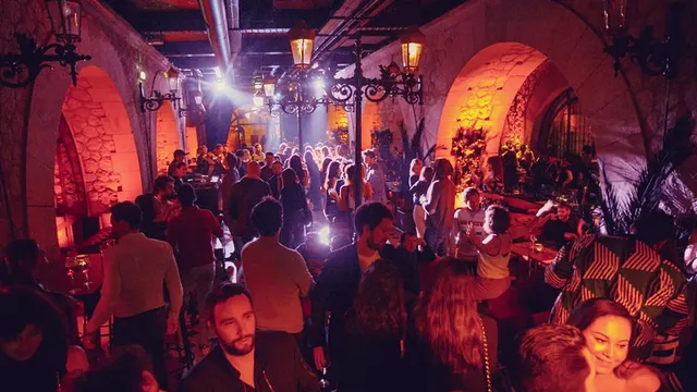 LIFE IS A PARTY !!!
