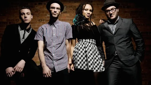 The Skints + Hollie Cook en concert
