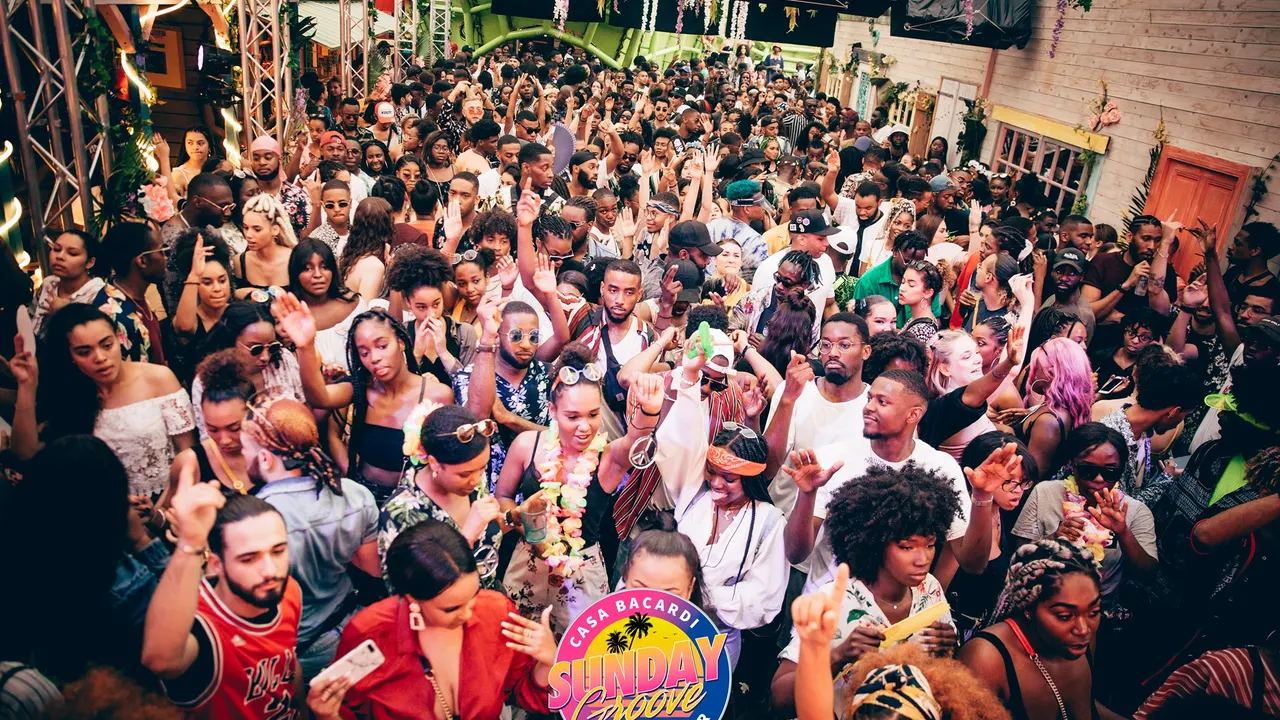 Sunday Groove 16h/2h au Wanderlust