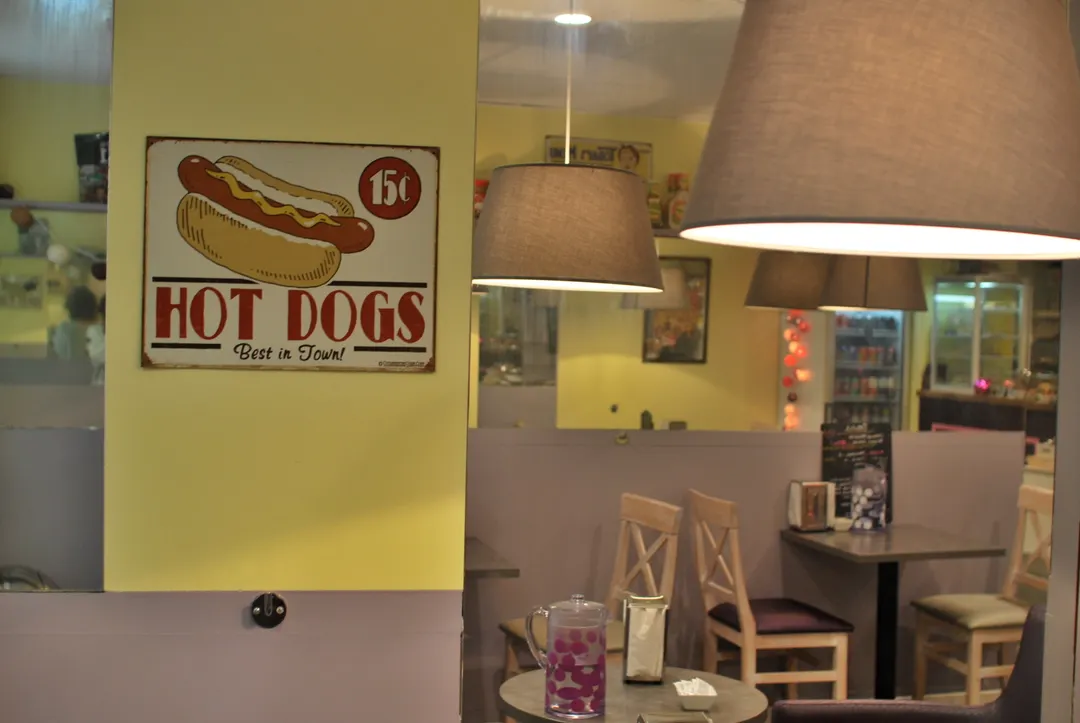 Adele's Family Restaurant Shop Paris
