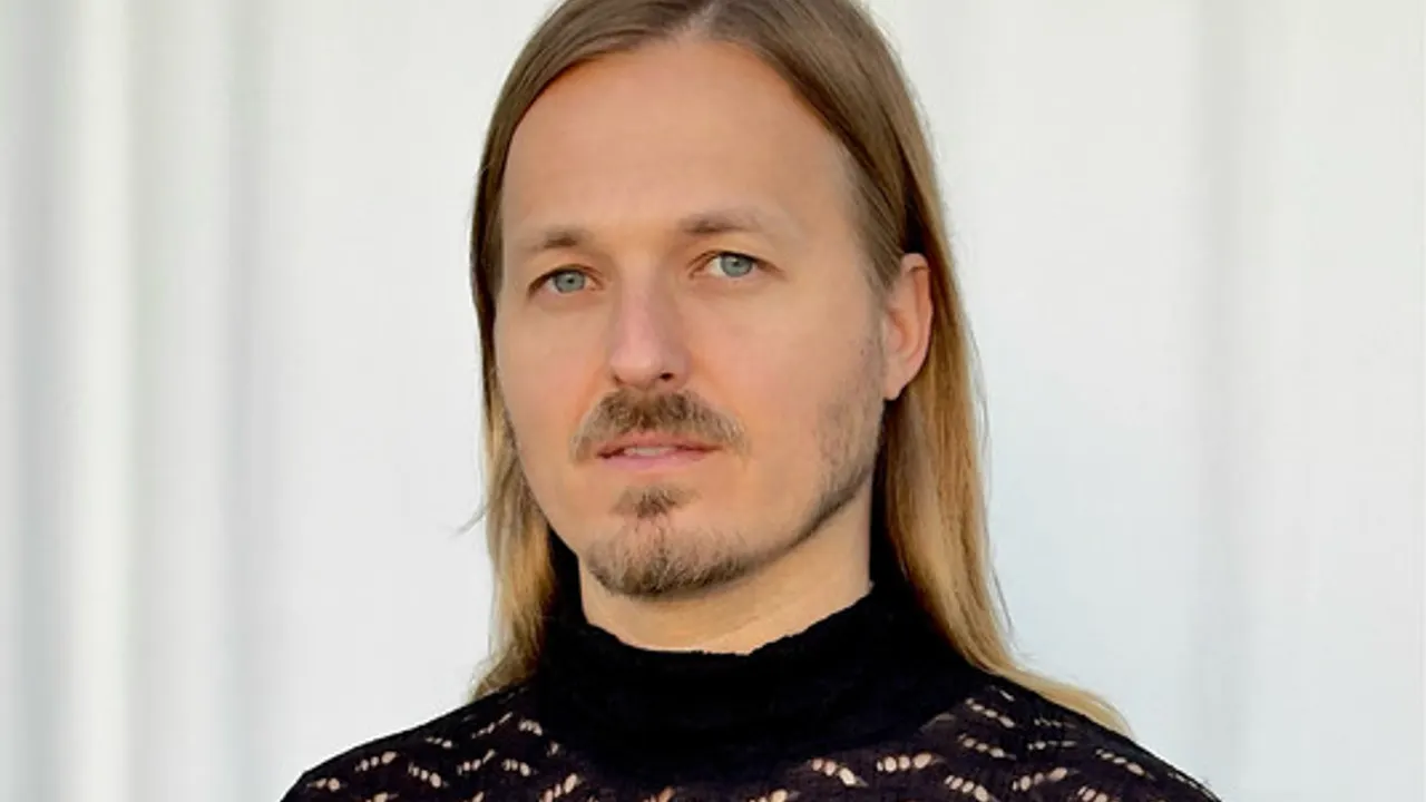 Konstantin Sibold Invites