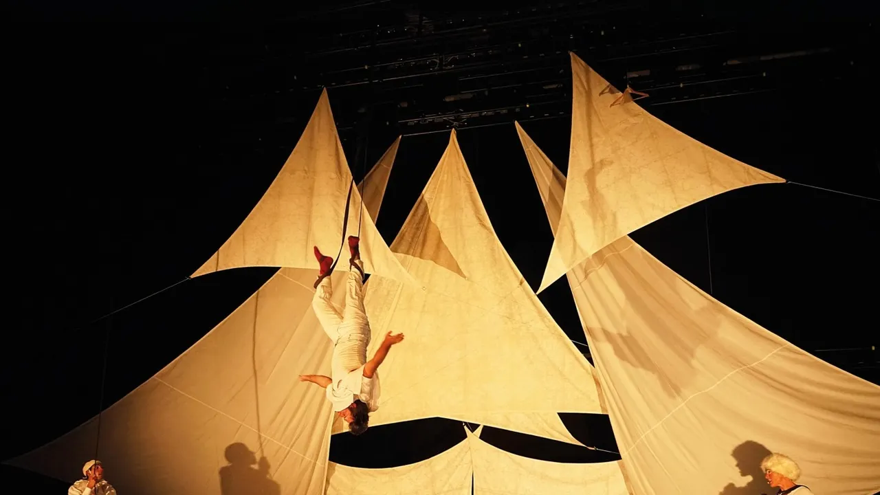 Circo Infinito déploie ses voiles à Bobino !