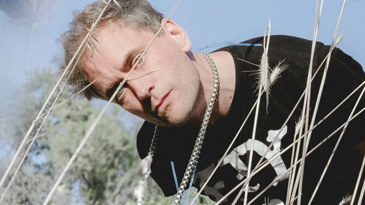 Alabaster DePlume