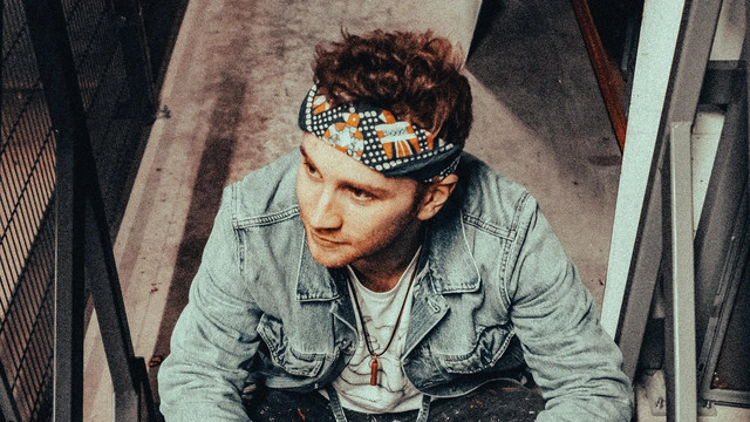Fox Stevenson (live)