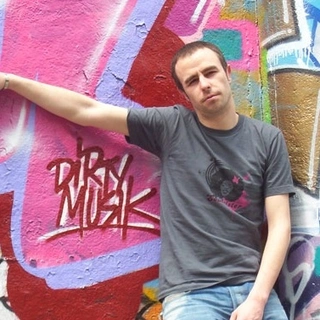 Az M