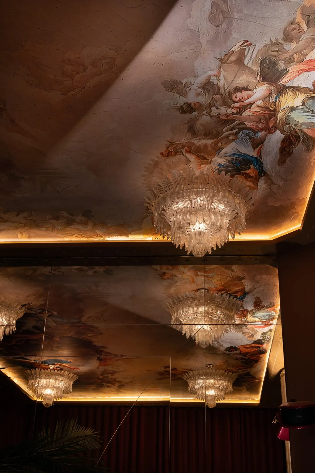 Le Palacio Salle Bar Restaurant Paris