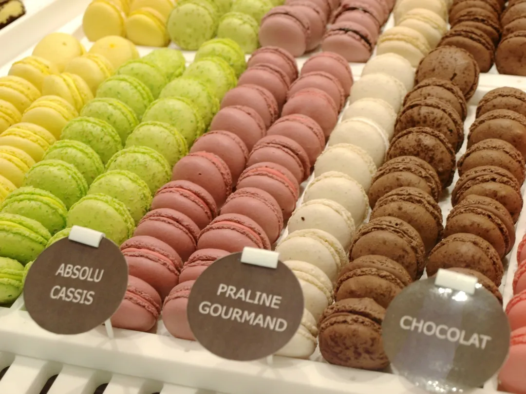 Macarons Gourmands Shop Paris