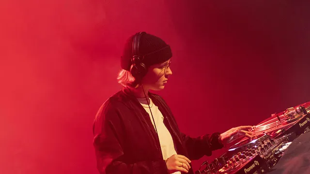 Dj set gratuit 100% féminin i Le Hasard Ludique